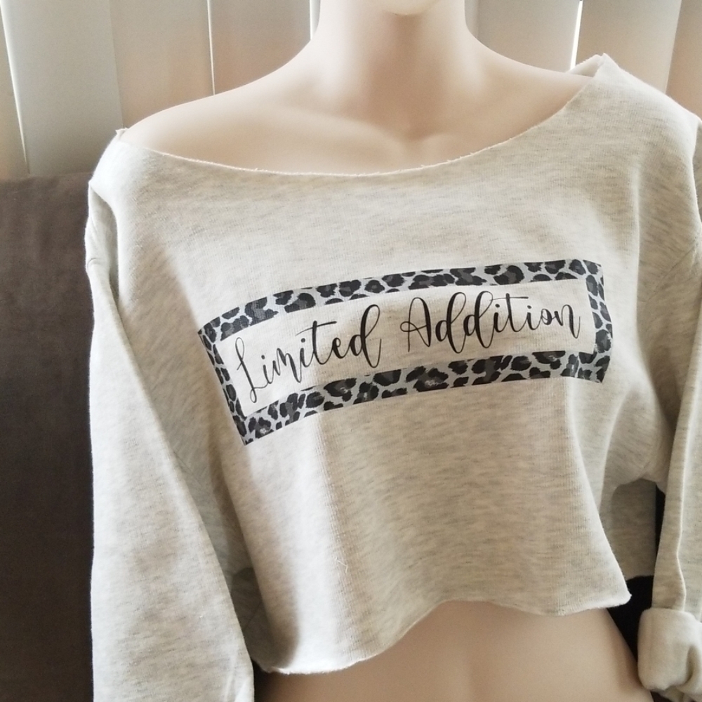 Sweatshirt - Picture 2 of 3